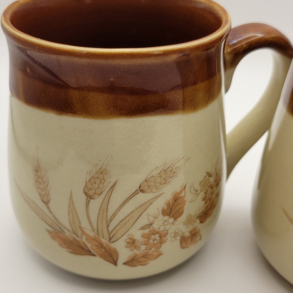 1970s Mug with Wheat and Flower Design. Stoneware. MADE IN JAPAN. - Picture 2 of 8